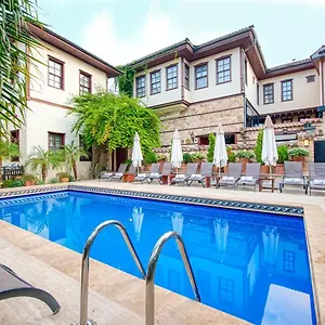4* Hotel Tuvana